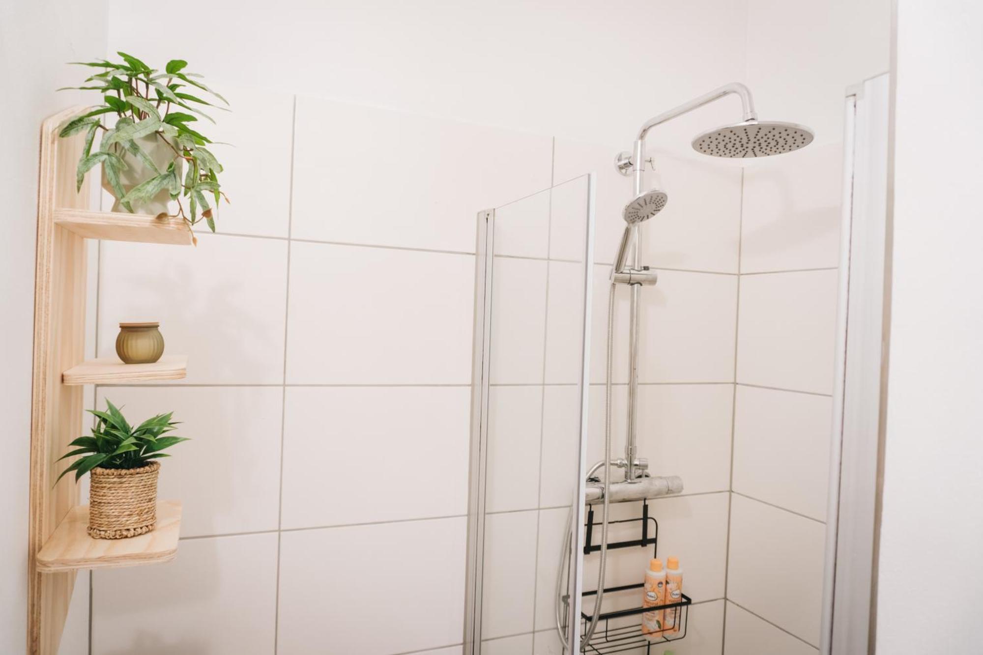 Raum Life - Vintage Loft - Heimkino Netflix - 2X Privat Parkplaetze Appartement Straubing Buitenkant foto
